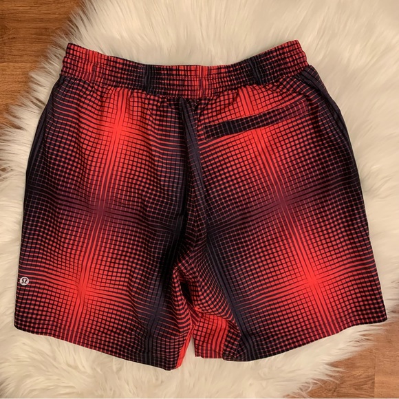 Lululemon Thigh Tide 7” Men’s Swim Spikes Silver Spoon Boom Juice Med Red Black - Picture 1 of 16